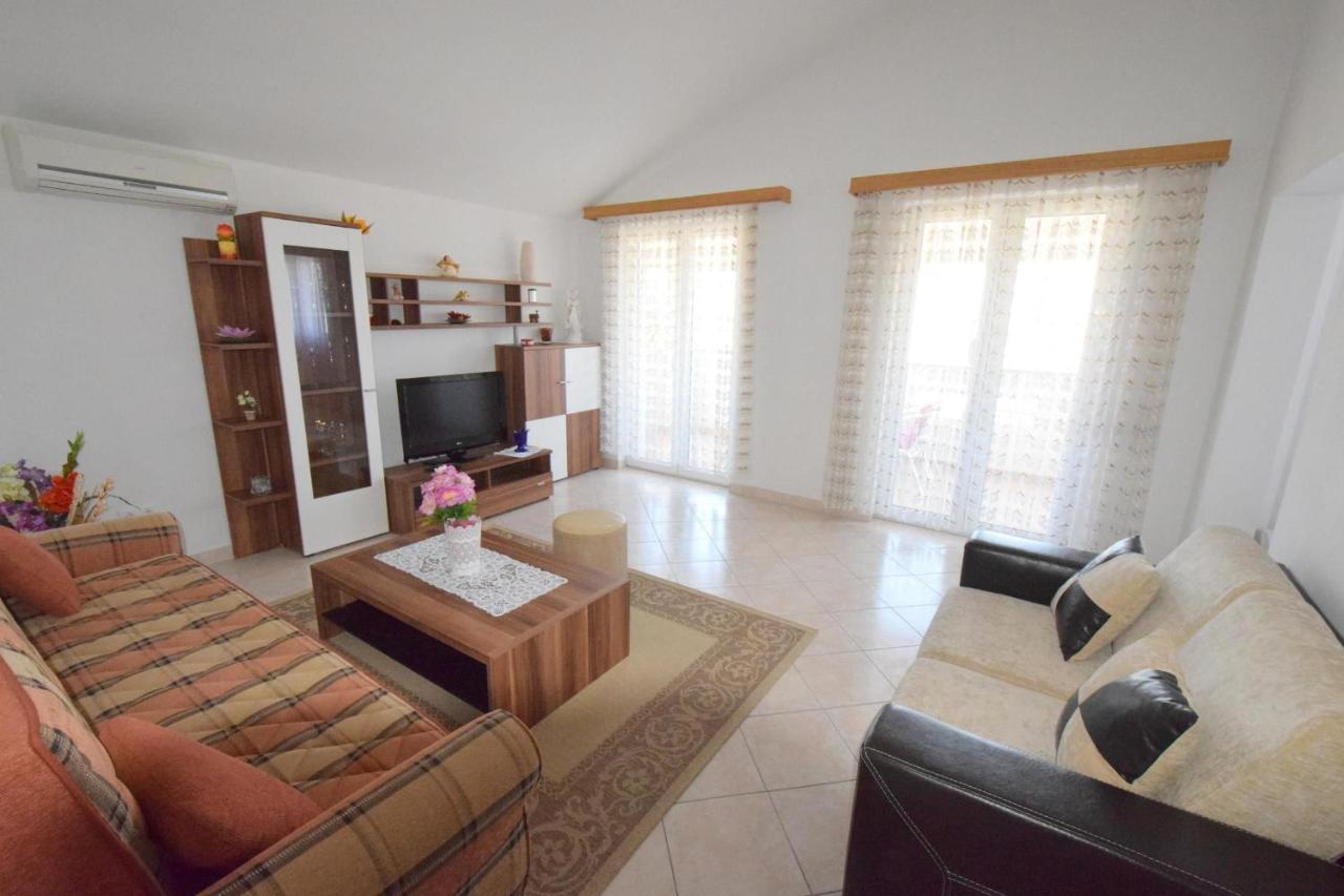 Apartments Gabrijel Malinska Εξωτερικό φωτογραφία