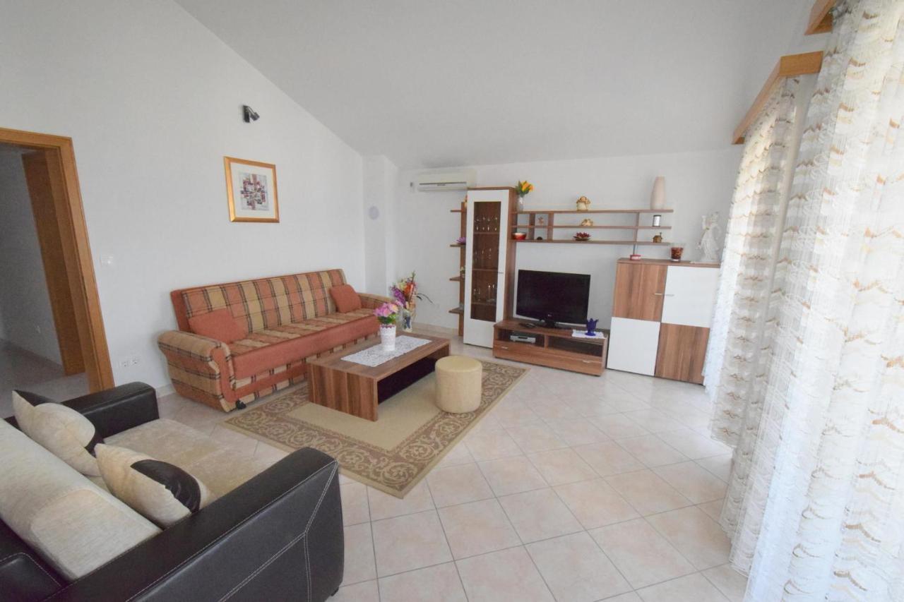 Apartments Gabrijel Malinska Εξωτερικό φωτογραφία