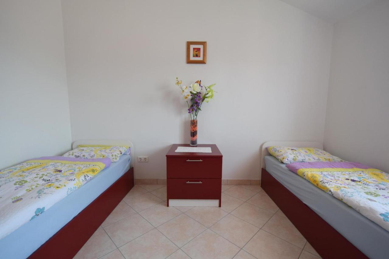 Apartments Gabrijel Malinska Εξωτερικό φωτογραφία